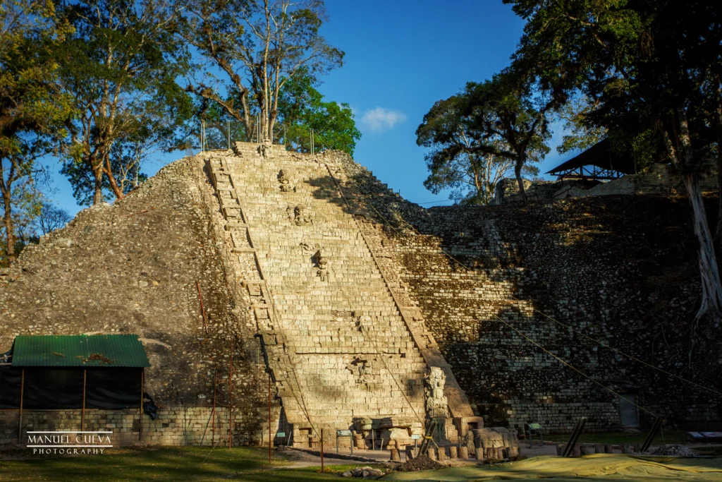 Escalinata Jeroglifos ruinas copan